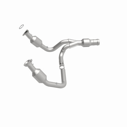 Magnaflow 15-16 Cadillac Escalade 6.2L Direct Fit Converter