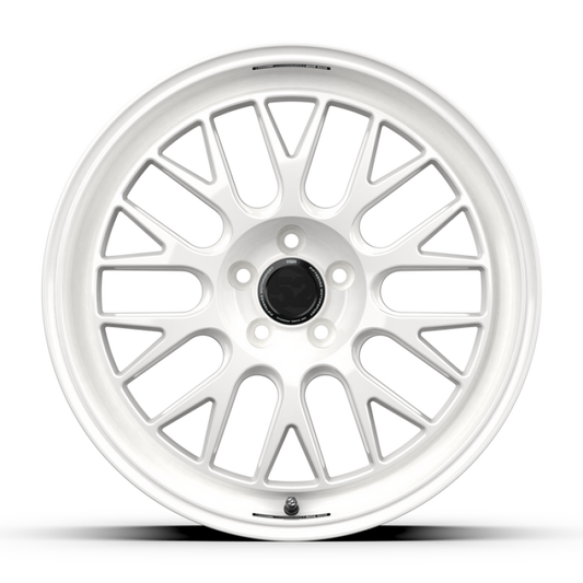 fifteen52 Holeshot RSR 19x9.5 5x114.3 ET38 Rally White