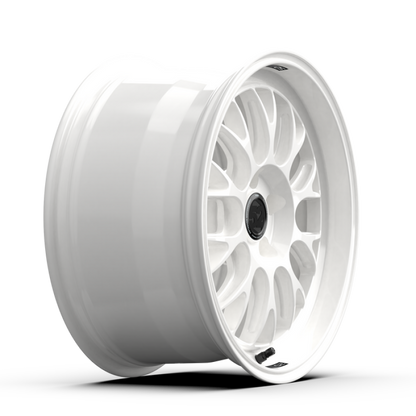 fifteen52 Holeshot RSR 18x9.5 5x114.3 ET38 Rally White