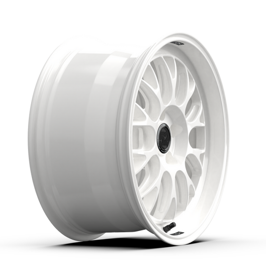 fifteen52 Holeshot RSR 18x9.5 5x114.3 ET38 Rally White