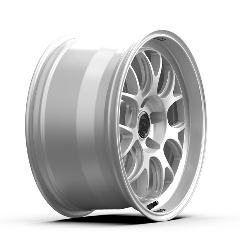fifteen52 Apex RSR 18x9.5 5x120 ET22 Radiant Silver