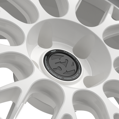 fifteen52 Holeshot RSR 18x9.5 5x114.3 ET38 Rally White