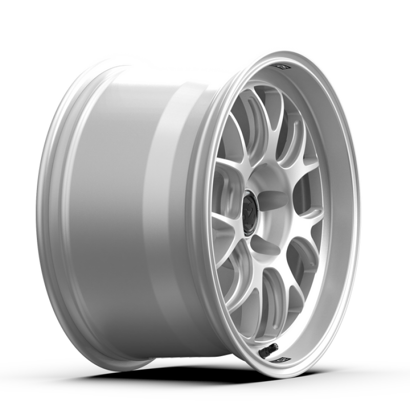fifteen52 Apex RSR 18x10.5 5x120 ET25 Radiant Silver